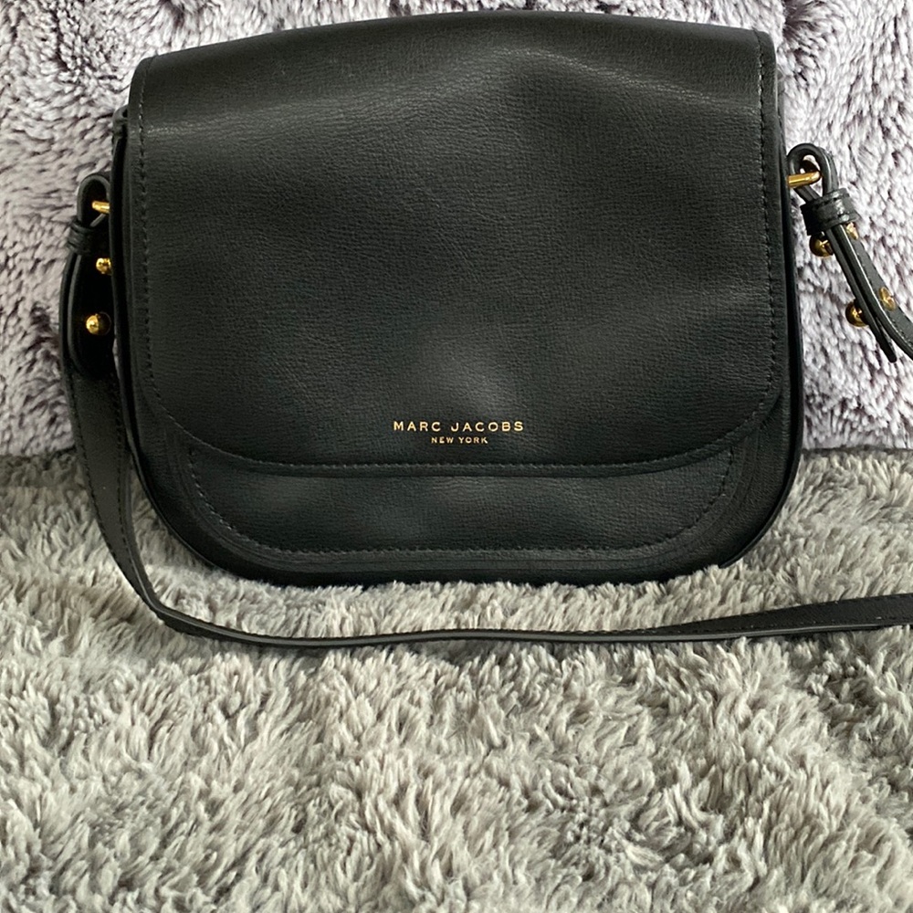 Marc Jacobs black cross body purse.